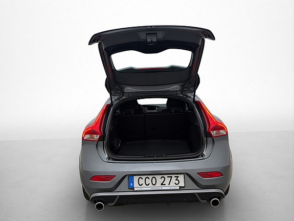 Volvo V40 24 of 30