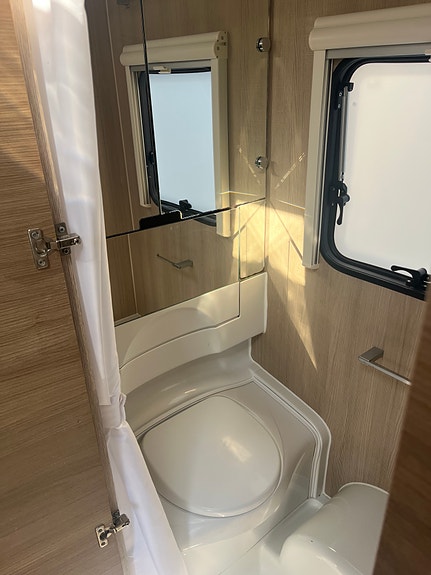 Adria 593 UK 6 of 8