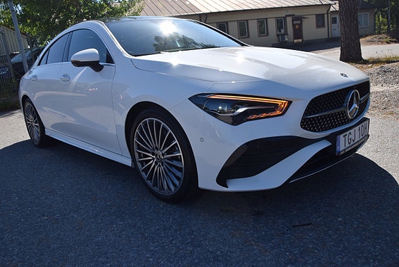 Mercedes-Benz CLA200 3 of 24