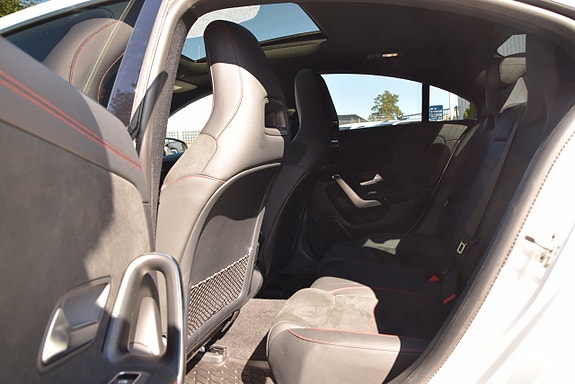 Mercedes-Benz CLA200 10 of 24