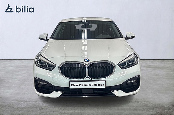 BMW 118i 5 of 17