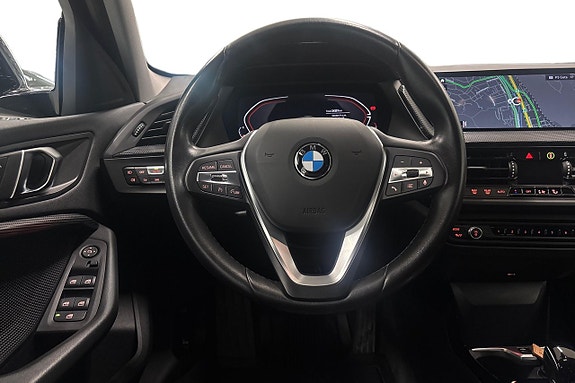 BMW 118i 9 of 17