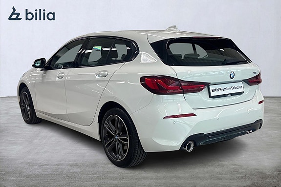 BMW 118i 2 of 17