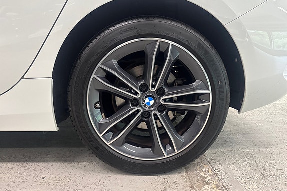 BMW 118i 14 of 17