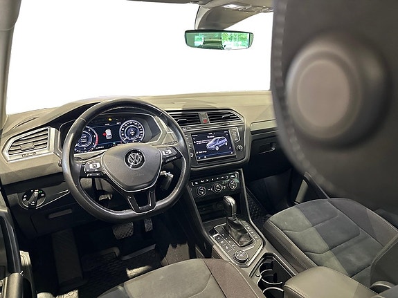 Volkswagen Tiguan 12 of 16