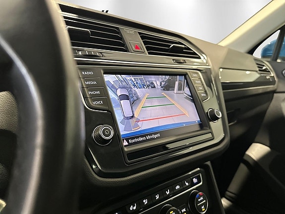 Volkswagen Tiguan 8 of 16