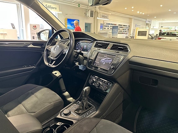 Volkswagen Tiguan 16 of 16