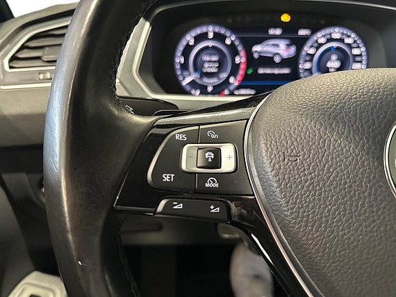 Volkswagen Tiguan 11 of 16