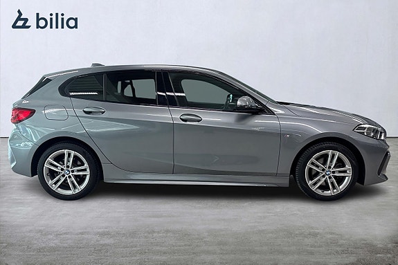 BMW 118i 15 of 17