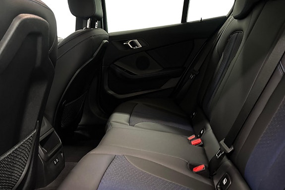 BMW 118i 11 of 17