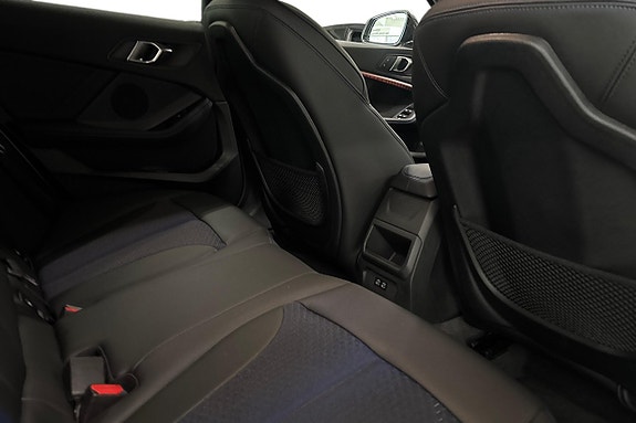 BMW 118i 7 of 17