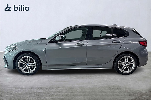 BMW 118i 3 of 17