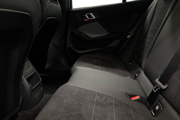 BMW 120 10 of 16