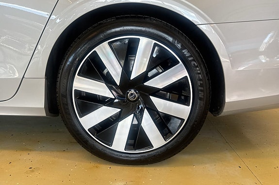 Volvo V90 22 of 27