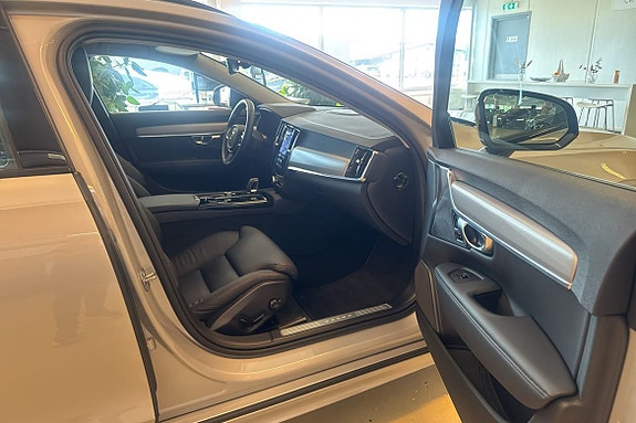 Volvo V90 23 of 27