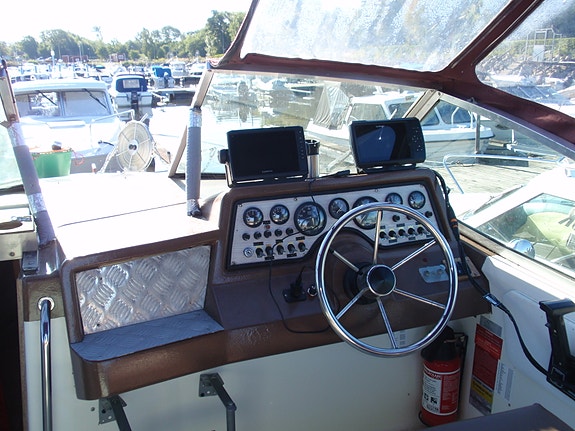 Sea Ray Sundancer 220 da inkl. 30 km/h trailer 3 of 6