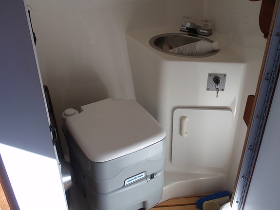 Sea Ray Sundancer 220 da inkl. 30 km/h trailer 5 of 6