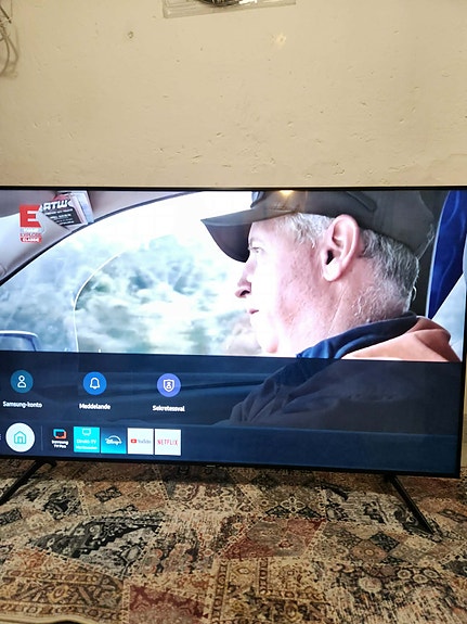 Samsung 55 tum smart tv 4K image 2