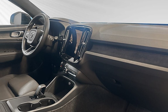 Volvo EX40 10 of 24