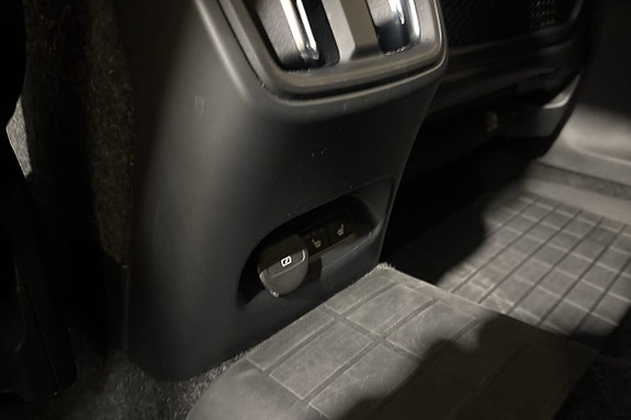 Volvo EX40 24 of 24