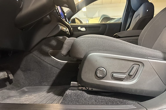 Volvo EX40 18 of 24
