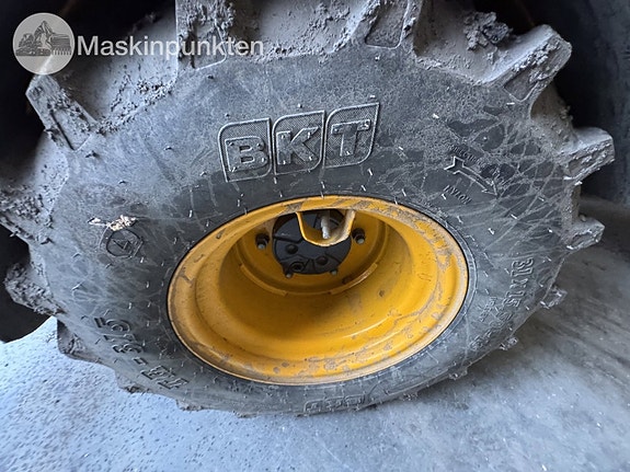 JCB 403 med redskap 17 of 27