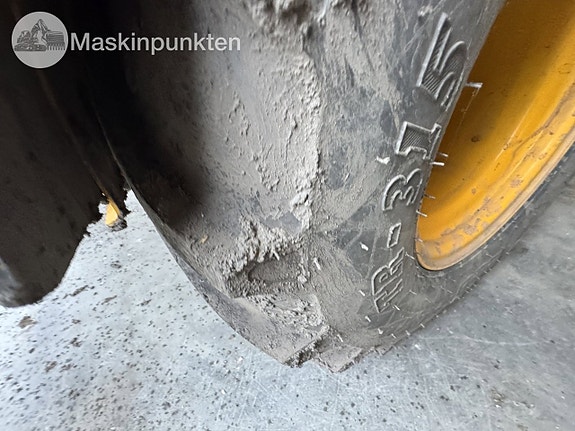 JCB 403 med redskap 16 of 27