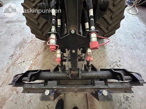 JCB 403 med redskap 24 of 27