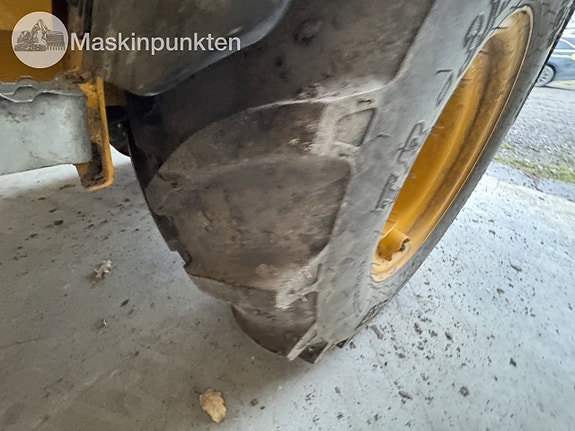 JCB 403 med redskap 11 of 27