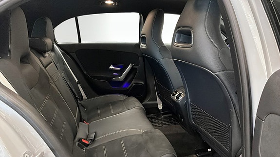 Mercedes-Benz A250 5 of 19