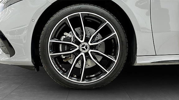 Mercedes-Benz A250 9 of 19