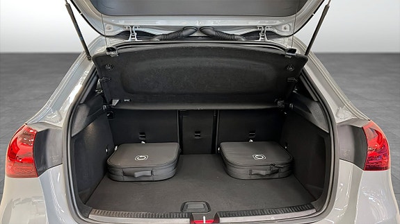 Mercedes-Benz A250 10 of 19