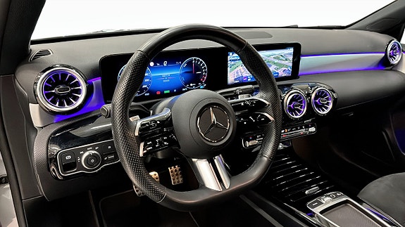 Mercedes-Benz A250 13 of 19