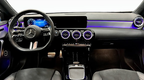 Mercedes-Benz A250 4 of 19