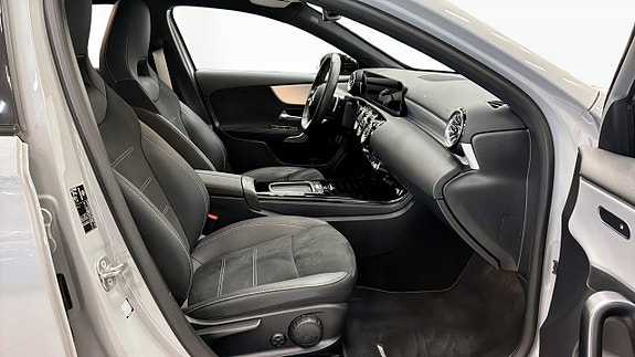 Mercedes-Benz A250 3 of 19