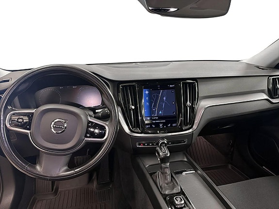 Volvo V60 Cross Country 7 of 9