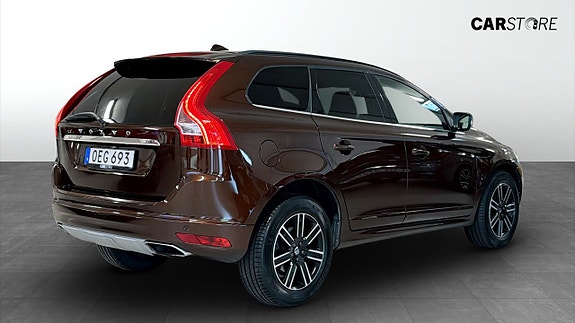 Volvo XC60 2 of 16