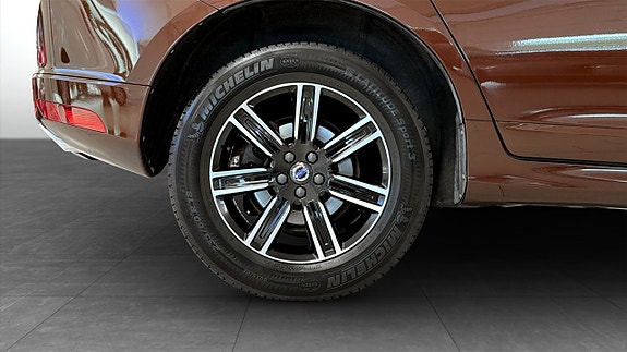 Volvo XC60 9 of 16