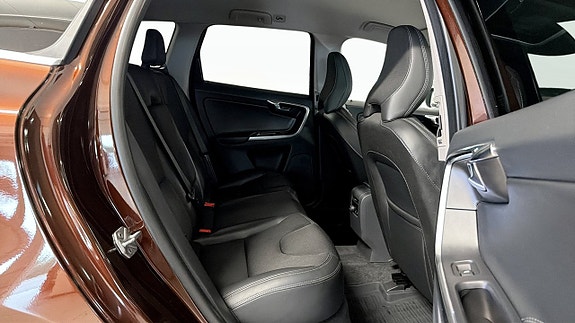 Volvo XC60 5 of 16