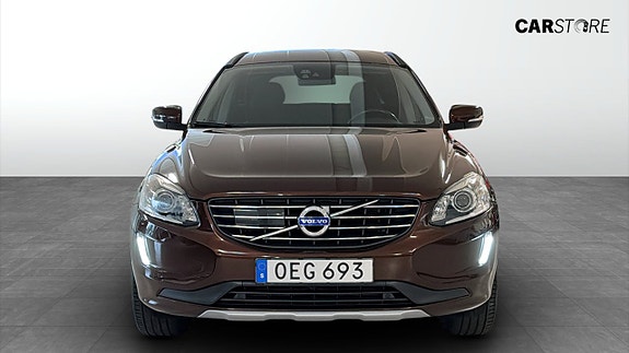 Volvo XC60 8 of 16