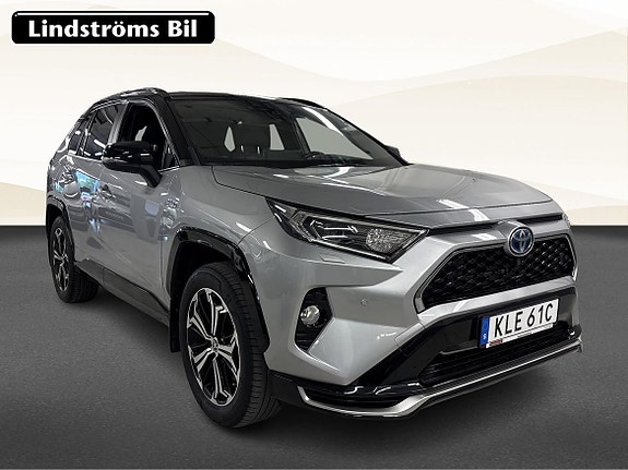 Toyota RAV4 3 of 23