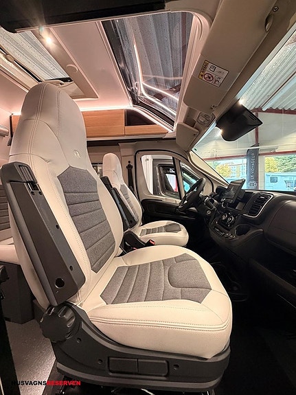 Adria TWIN SELECT 640 SGX - FIAT 6E 2,2 140HP 35H 8 of 25