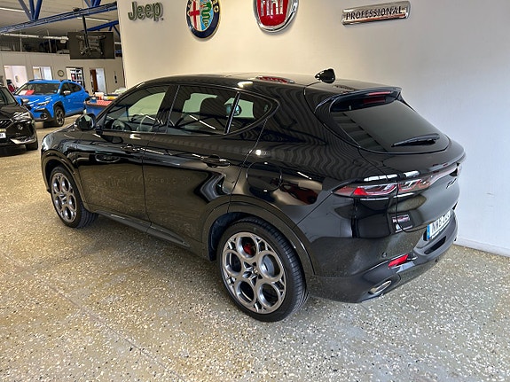 Alfa Romeo Tonale 2 of 12