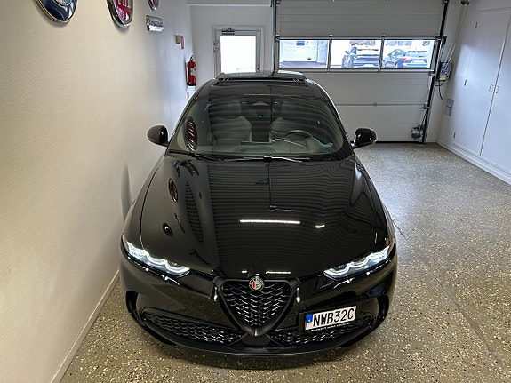 Alfa Romeo Tonale 8 of 12