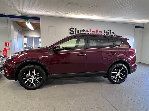 Toyota RAV4 10 of 23