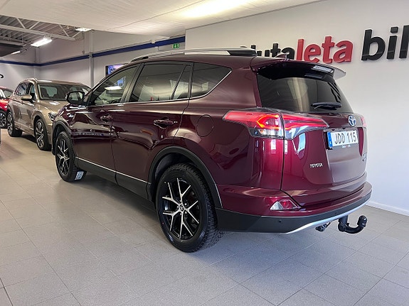 Toyota RAV4 5 of 23