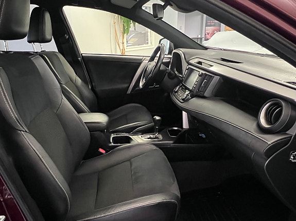 Toyota RAV4 14 of 23