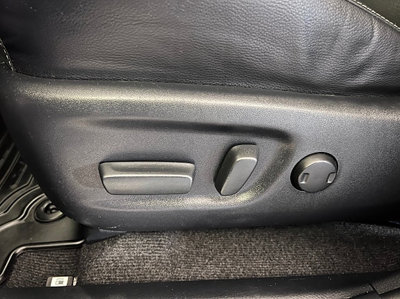 Toyota RAV4 23 of 23