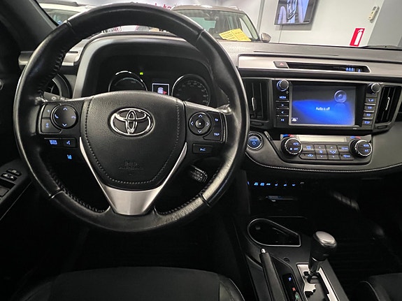 Toyota RAV4 17 of 23