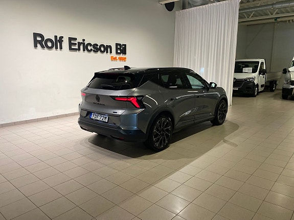 Renault Scenic E-Tech 4 of 12